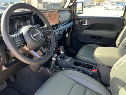 New 2026 Jeep Gladiator Mojave image 15