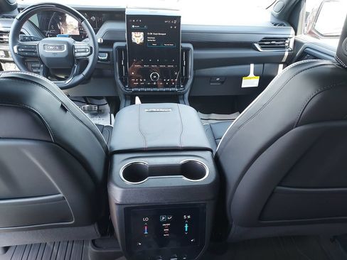 New 2026 GMC Yukon AT4 Ultimate w/ LPO, Floor Liner Package AWD/4WD image 10