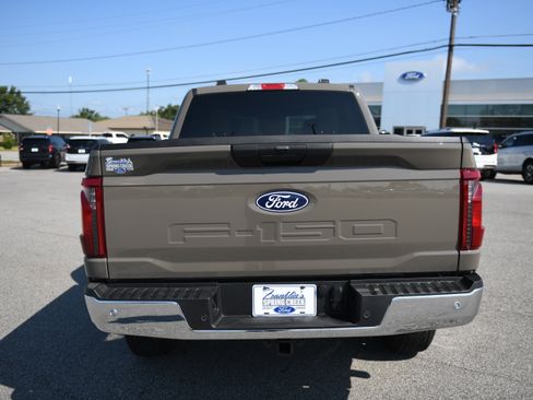 New 2026 Ford F150 XLT w/ XLT Chrome Appearance Package AWD/4WD image 8