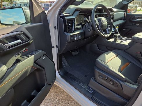 New 2026 GMC Sierra 1500 AT4 w/ AT4 Premium Package AWD/4WD image 10