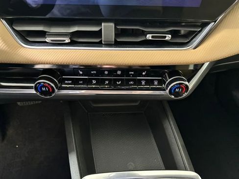 Used 2025 Chevrolet Equinox ACTIV w/ Safety and Technology Package FWD image 23