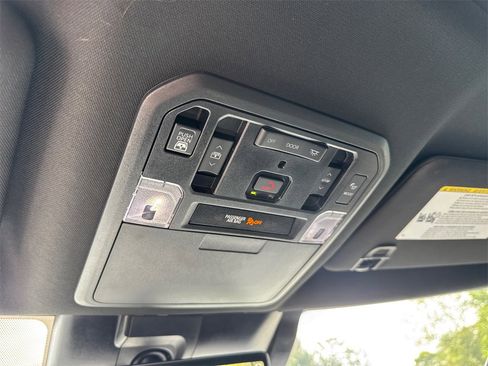 Used 2024 Toyota Tundra Platinum image 33