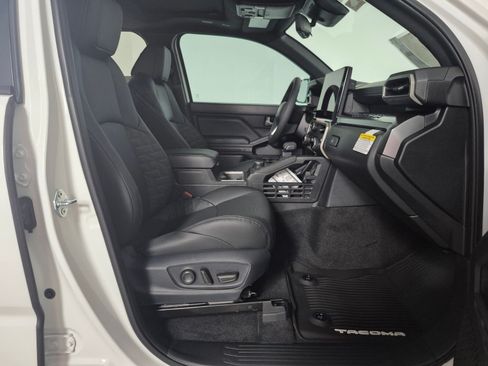 New 2026 Toyota Tacoma SR5 AWD/4WD image 33