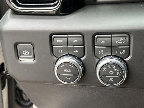 New 2026 GMC Sierra 1500 AT4X w/ AT4X AEV Edition image 17