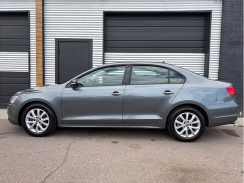 Used 2012 Volkswagen Jetta SE FWD image 6