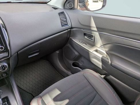 Used 2022 Mitsubishi Outlander Sport SE FWD image 17