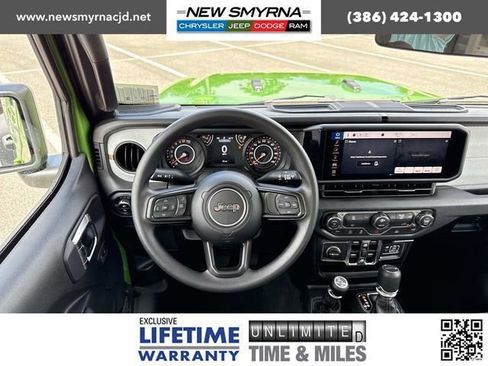 New 2025 Jeep Gladiator Sport image 13