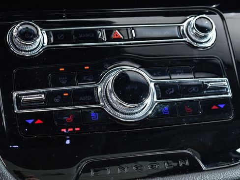 Used 2022 Lincoln Corsair AWD w/ Premium Package image 29