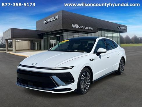 Certified 2025 Hyundai Sonata Limited FWD image 1