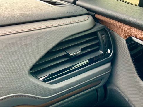 Used 2025 Subaru Forester Sport image 46