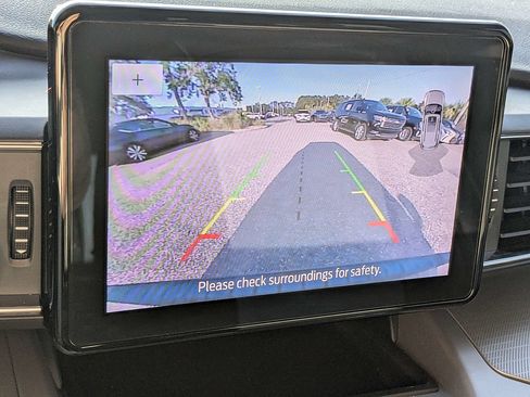 Used 2022 Ford Explorer XLT w/ Equipment Group 202A RWD image 22