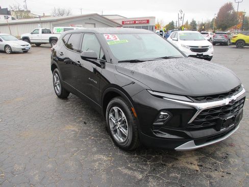 Used 2023 Chevrolet Blazer LT image 3