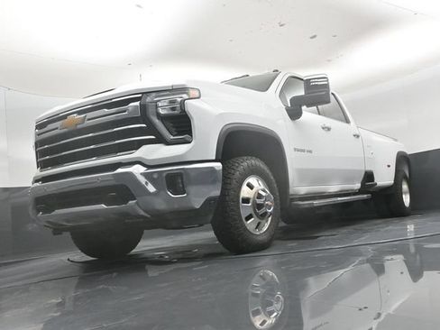 Used 2025 Chevrolet Silverado 3500 LTZ w/ LTZ Plus Package AWD/4WD image 45