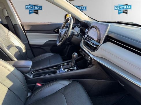 Used 2022 Jeep Compass Limited image 16