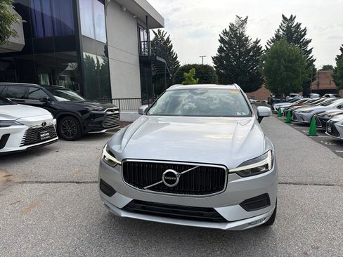 Used 2021 Volvo XC60 T5 Momentum w/ Premium Package AWD/4WD image 3