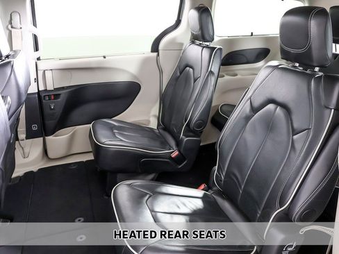 Used 2024 Chrysler Pacifica Limited FWD image 9