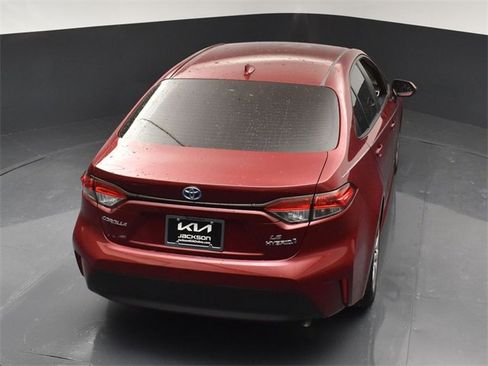 Used 2024 Toyota Corolla LE image 45