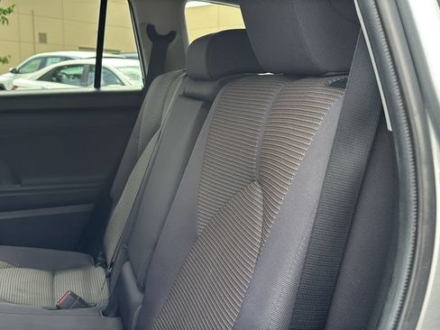 Used 2023 Toyota Highlander L FWD image 29