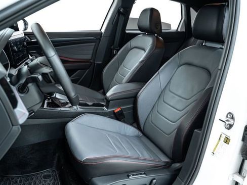 Used 2025 Volkswagen Jetta GLI Autobahn image 16