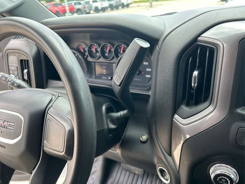 Used 2022 GMC Sierra 1500 Pro w/ Pro Value Package RWD image 24
