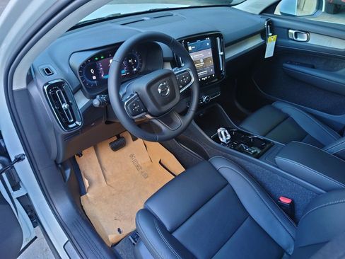 New 2025 Volvo XC40 B5 Plus w/ Protection Package Premier image 11