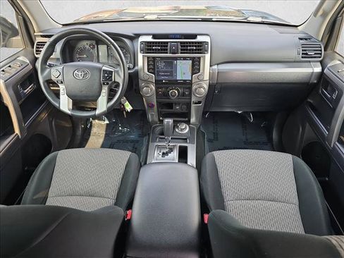 Used 2020 Toyota 4Runner SR5 AWD/4WD image 9