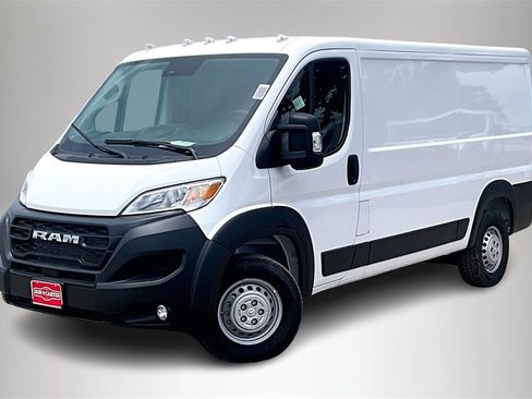 New 2024 RAM ProMaster 2500 w/ Convenience Group image 2