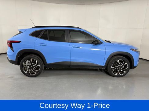 Used 2024 Chevrolet Trax RS w/ Driver Confidence Package FWD image 12