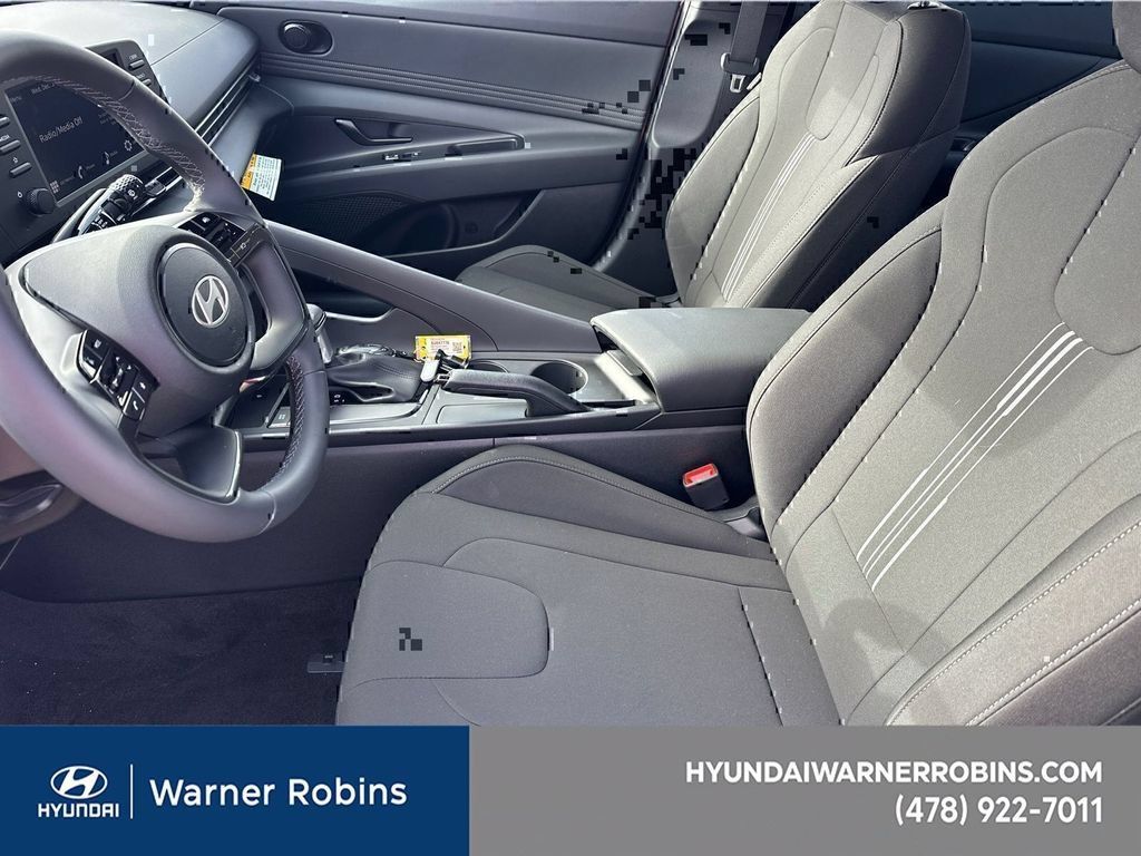 New 2025 Hyundai Elantra Sport FWD image 8
