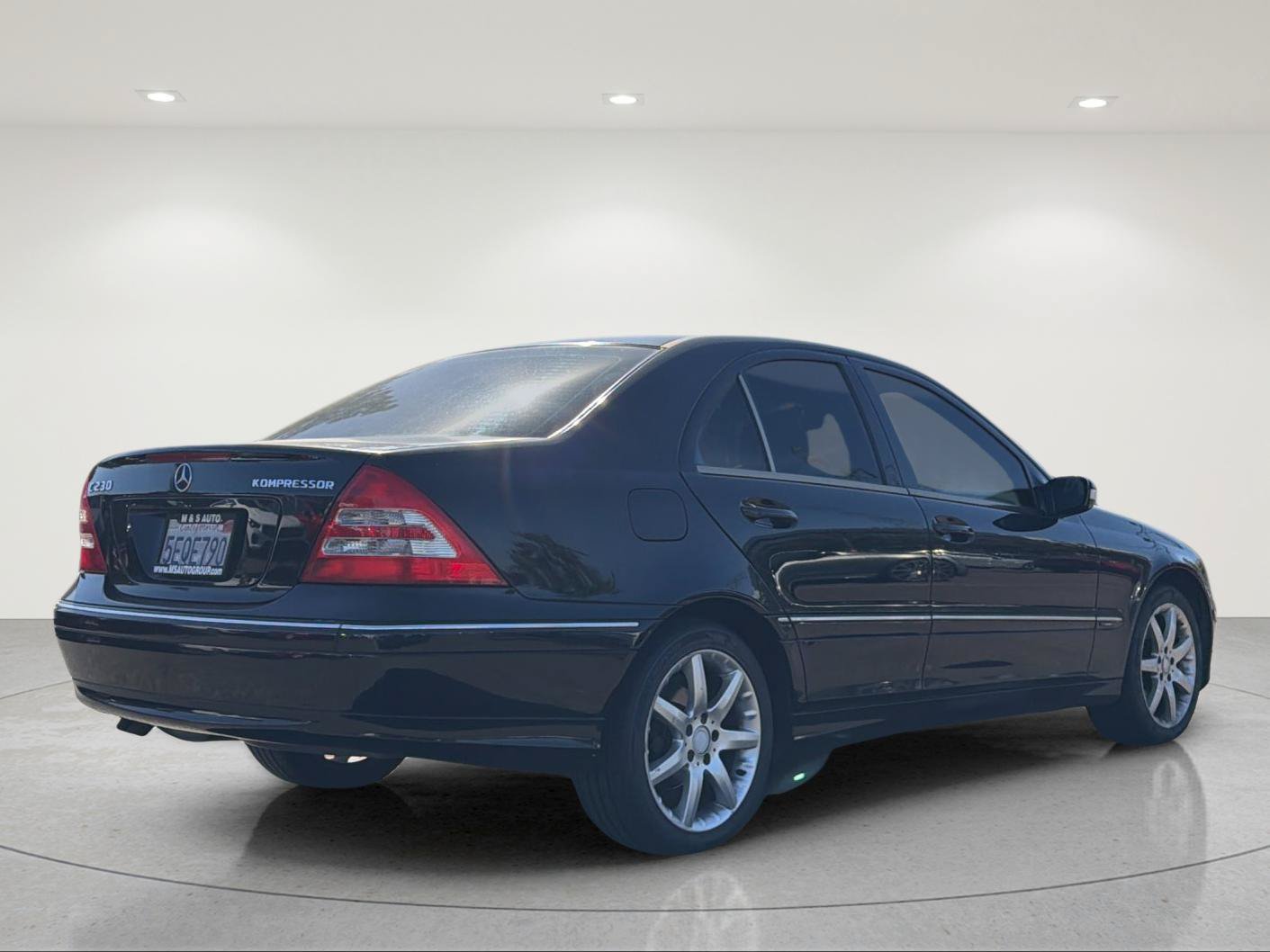 Used 2004 Mercedes-Benz C 230 Sedan image 4