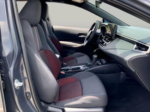 Certified 2025 Toyota Corolla SE FWD image 9
