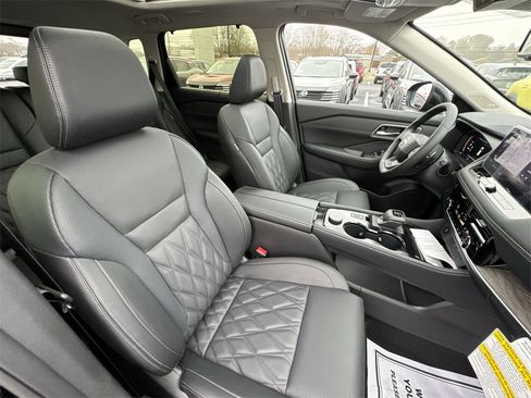 New 2026 Nissan Rogue Platinum w/ Platinum Premium Package image 25