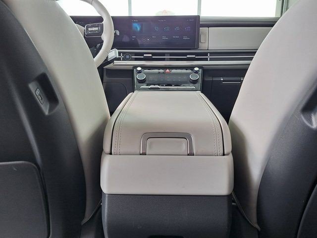 Used 2025 Hyundai Santa Fe SEL FWD image 23