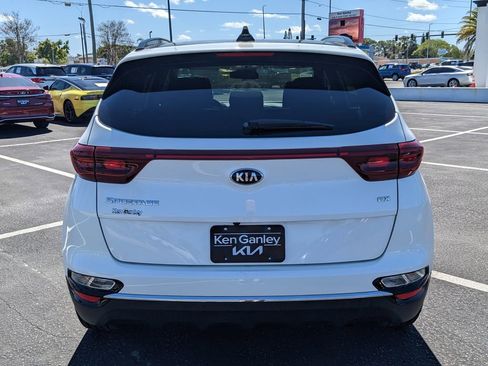 Certified 2022 Kia Sportage EX image 6