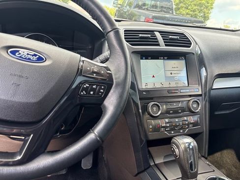 Used 2018 Ford Explorer XLT w/ Equipment Group 202A AWD/4WD image 24