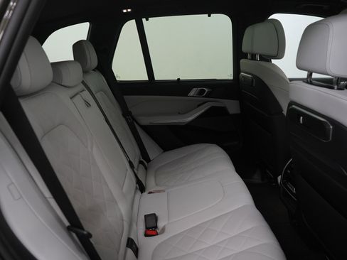 Used 2024 BMW X5 xDrive40i AWD/4WD image 12