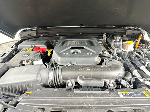 Used 2024 Jeep Wrangler Unlimited AWD/4WD image 30