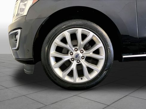 Used 2019 Ford Expedition Platinum AWD/4WD image 11