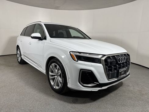 Used 2025 Audi Q7 3.0T Premium Plus w/ Premium Plus Package image 3