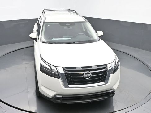 Used 2023 Nissan Pathfinder SV image 45