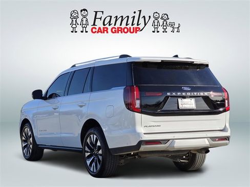 Used 2025 Ford Expedition Platinum w/ Driver's Package image 3