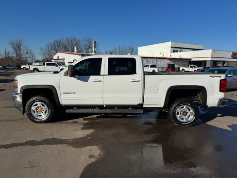 Used 2015 Chevrolet Silverado 2500 LT image 2