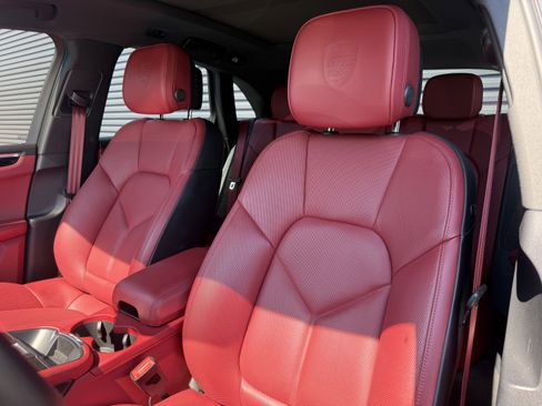 Certified 2023 Porsche Macan S AWD/4WD image 17