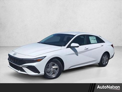 New 2026 Hyundai Elantra SE FWD image 1