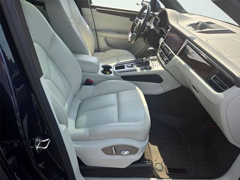 Used 2019 Porsche Macan S w/ Premium Package AWD/4WD image 5