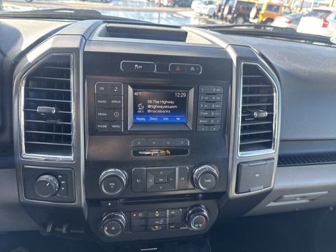 Used 2015 Ford F150 XLT w/ Trailer Tow Package image 23