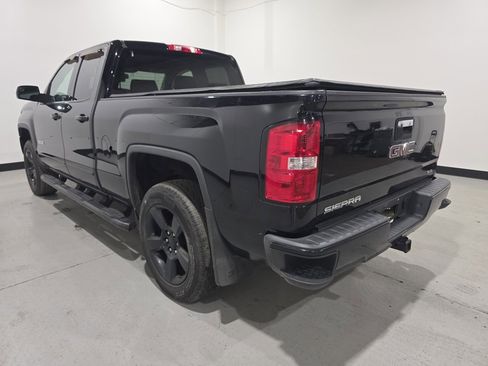 Used 2018 GMC Sierra 1500 SLE image 2