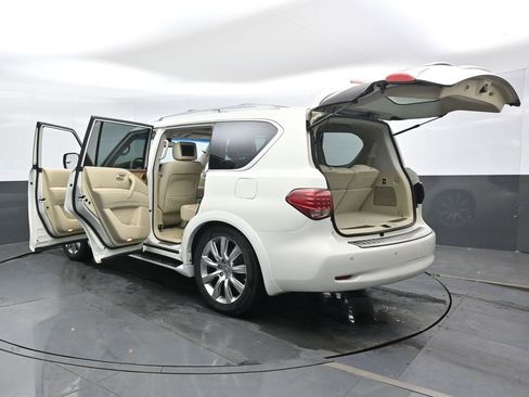 Used 2014 INFINITI QX80 4WD w/ Theater Package image 42