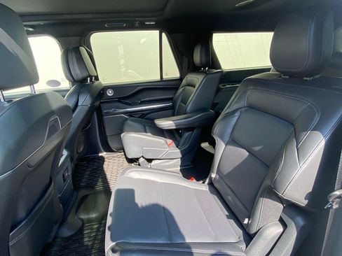 Used 2025 Lincoln Navigator L Reserve w/ Jet Appearance Package AWD/4WD image 11