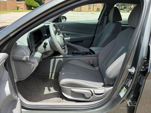 Used 2026 Hyundai Elantra Sport FWD image 21